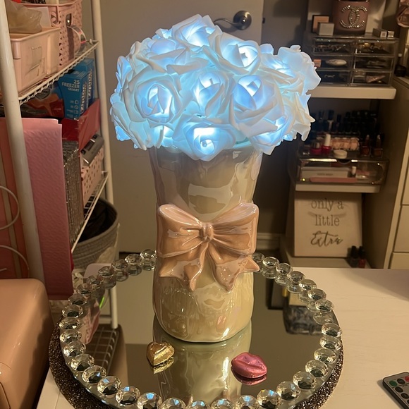 Elegant White and Pink Vase with Bow Accent - Picture 6 of 9